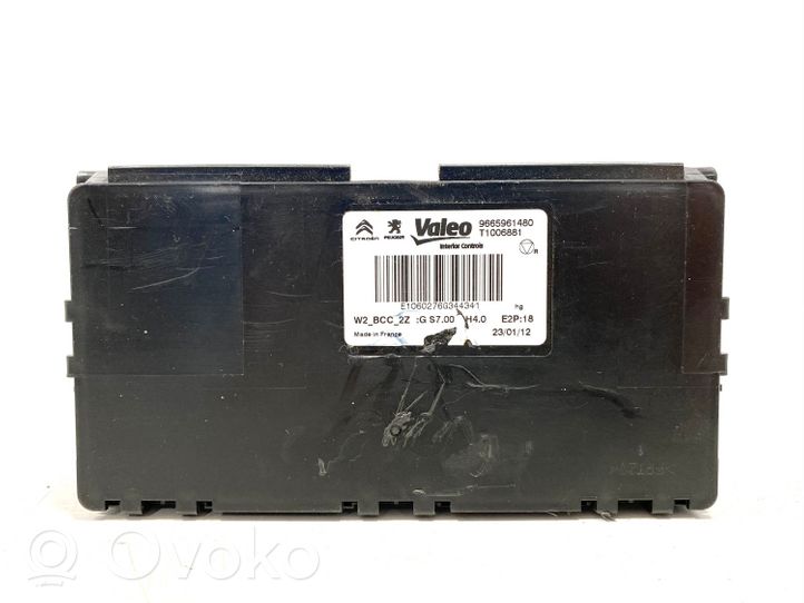 Peugeot 508 Fan control module 9665961480