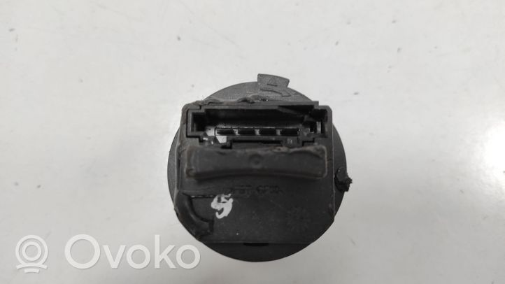 Volvo XC60 Salono pečiuko ventiliatoriaus rėlė 5HL00894120