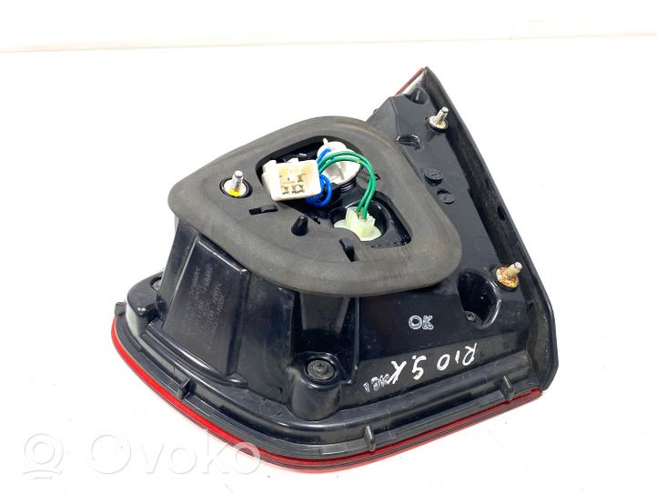 KIA Rio Luci posteriori del portellone del bagagliaio 924031W2