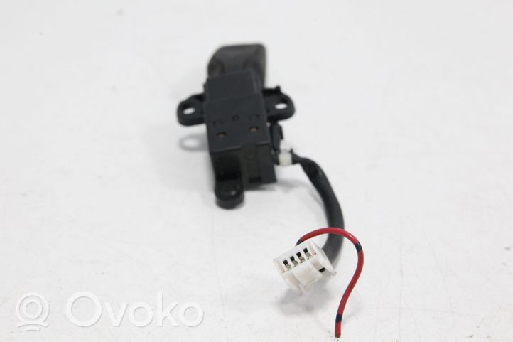 Mazda Premacy Interrupteur / bouton multifonctionnel 0500D9N