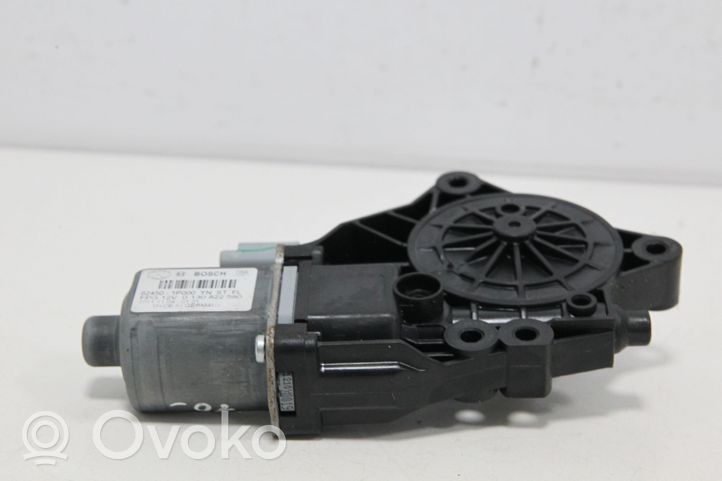 KIA Venga Front door window regulator motor 824501P000