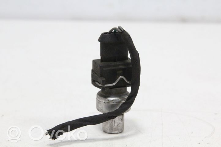 Volvo XC70 Air conditioning (A/C) pressure sensor 978147