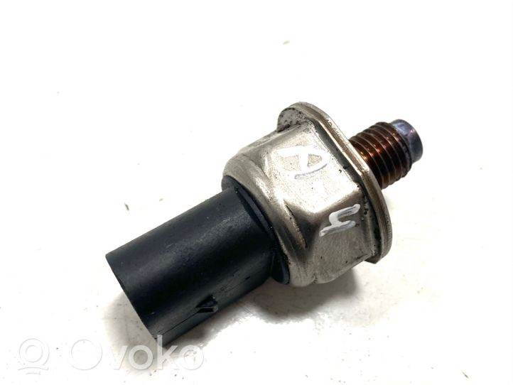 Audi A4 S4 B7 8E 8H Fuel pressure sensor 059130758E