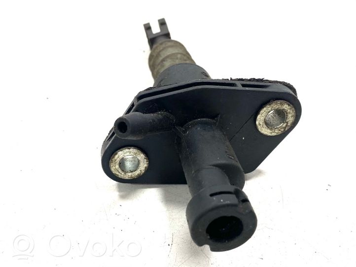 Saab 9-5 Główny cylinder sprzęgła 90578481