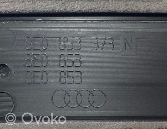 Audi A4 S4 B7 8E 8H Muu kynnyksen/pilarin verhoiluelementti 8E0853373N