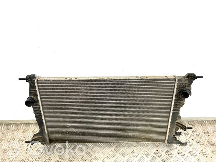 Renault Megane III Radiateur de refroidissement 214100002R