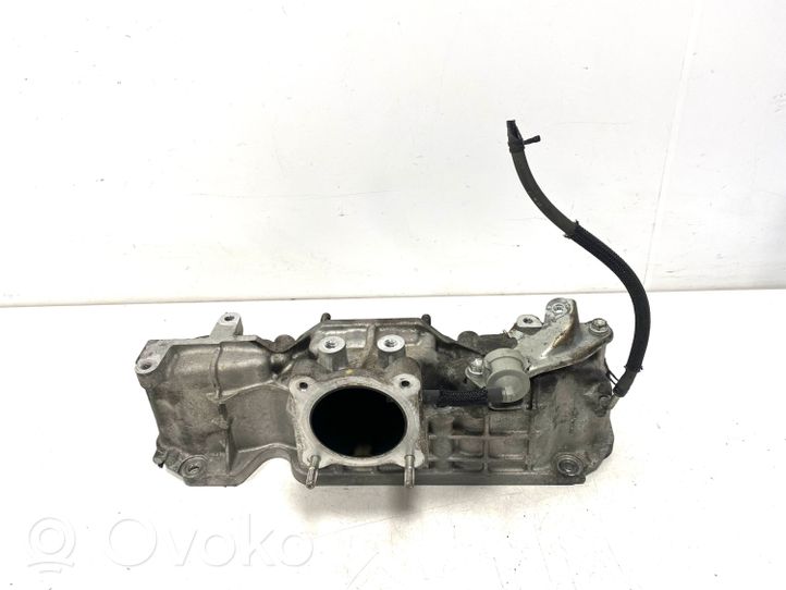 Toyota Avensis T270 Intake manifold 