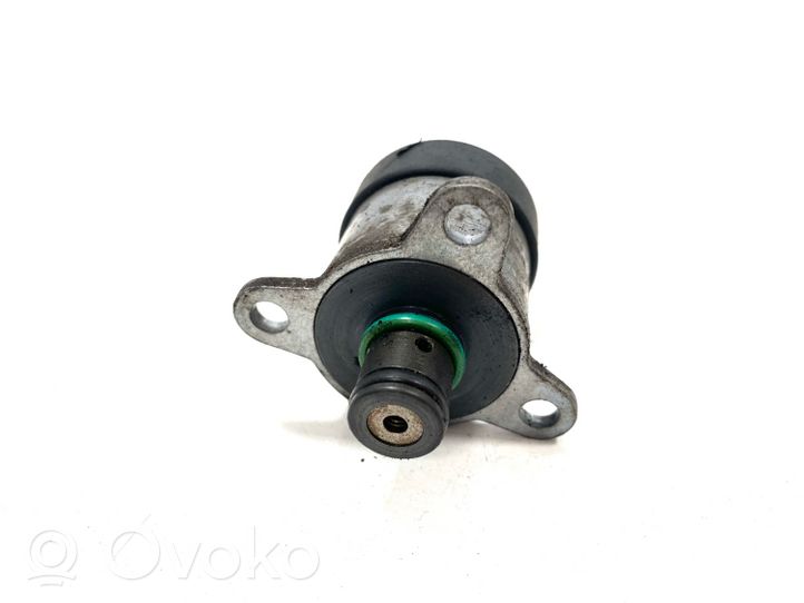 Toyota Avensis T270 Régulateur de pression de carburant 0926400575