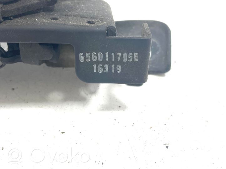 Renault Clio IV Konepellin lukituksen vastakappale 656011705R