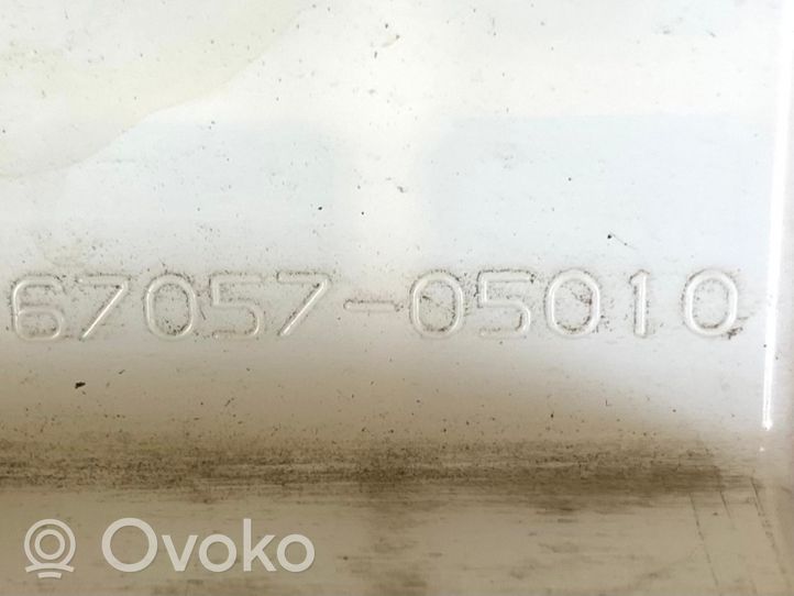 Toyota Avensis T270 Kita išorės detalė 6705705010