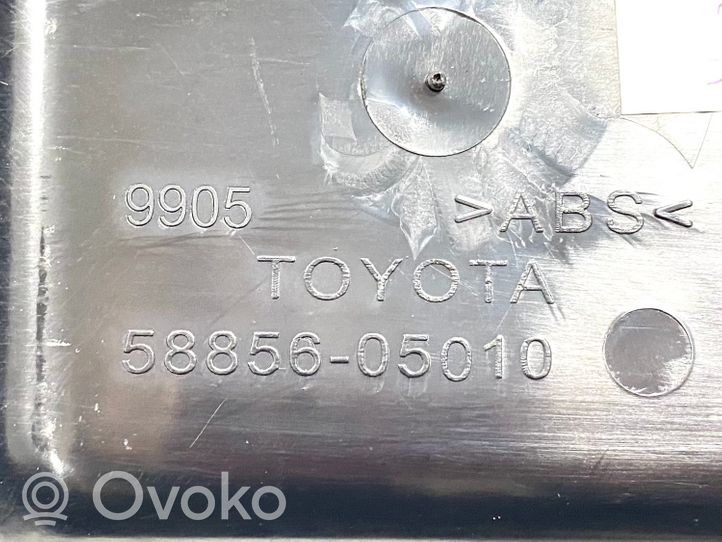 Toyota Avensis T270 Consolle centrale 5885605010