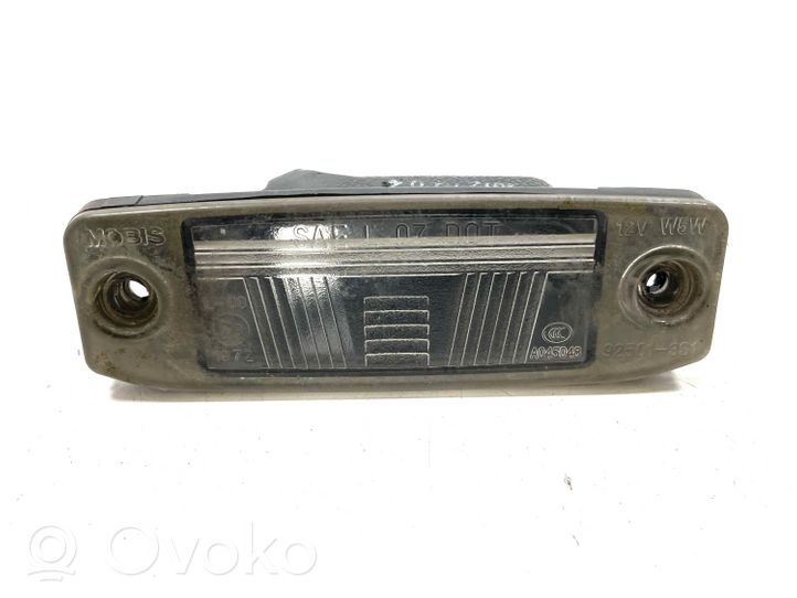 Hyundai i40 Number plate light A045048