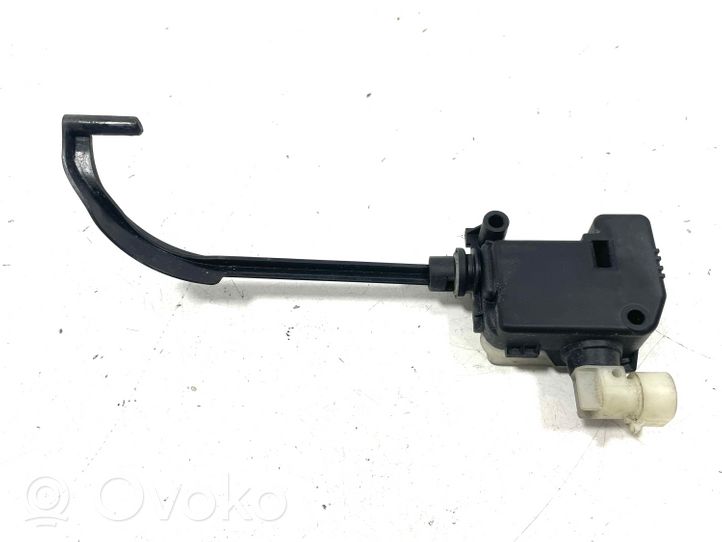 Opel Insignia A Moteur de verrouillage trappe à essence 13501151