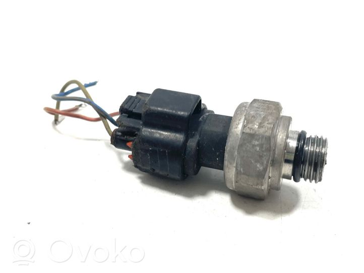 Toyota Avensis T250 Sensore di pressione dell’olio 8944851010