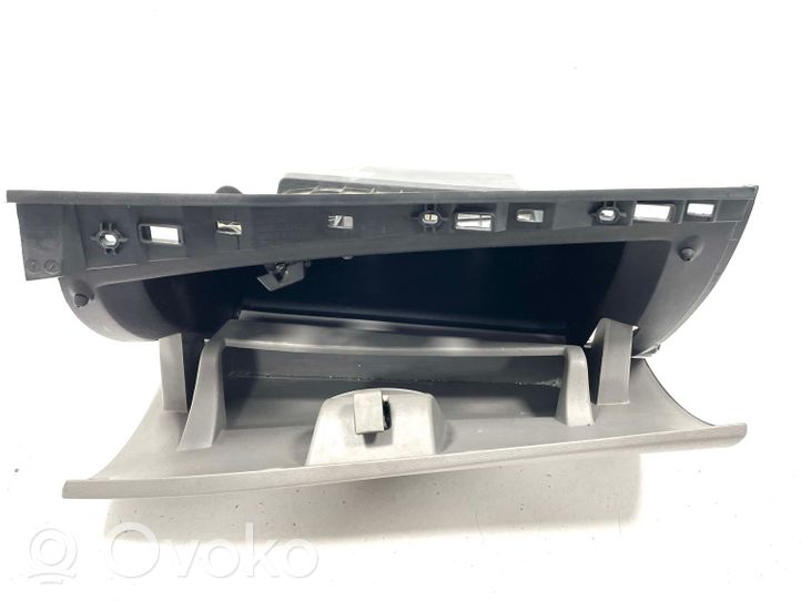 Renault Megane III Glove box set 685000007R