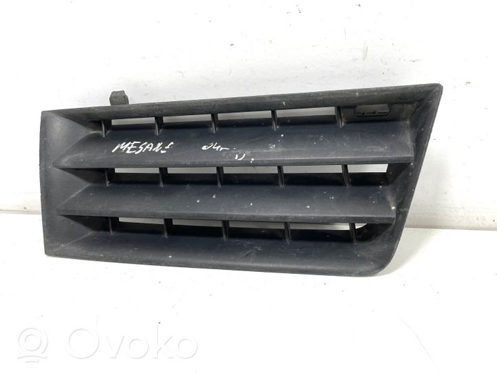 Renault Megane II Maskownica / Grill / Atrapa górna chłodnicy D8200114157