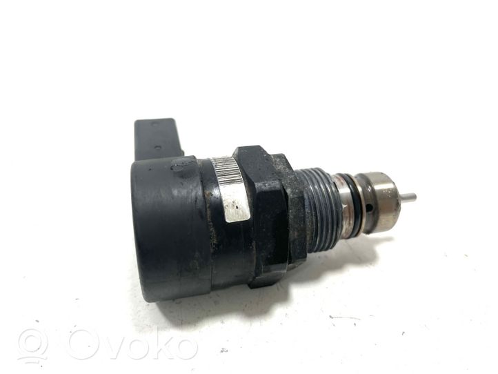 Mercedes-Benz A W169 Regulator ciśnienia paliwa 0281002494