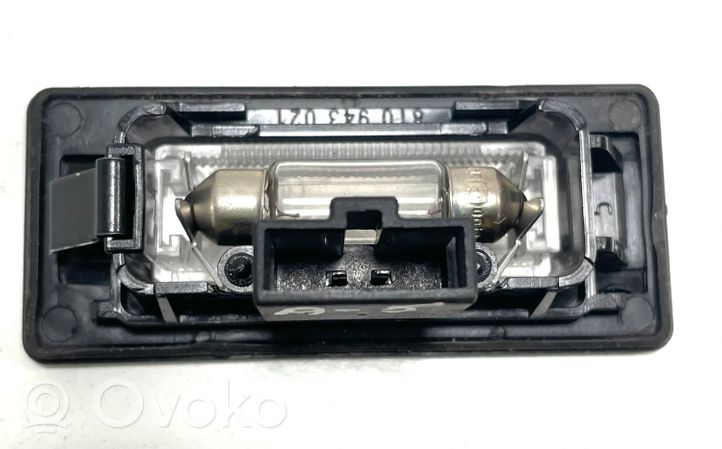 Audi A5 8T 8F Lampa oświetlenia tylnej tablicy rejestracyjnej 8T0943021