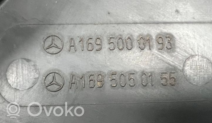 Mercedes-Benz A W169 Jäähdyttimen jäähdytinpuhaltimen suojus 0130303946