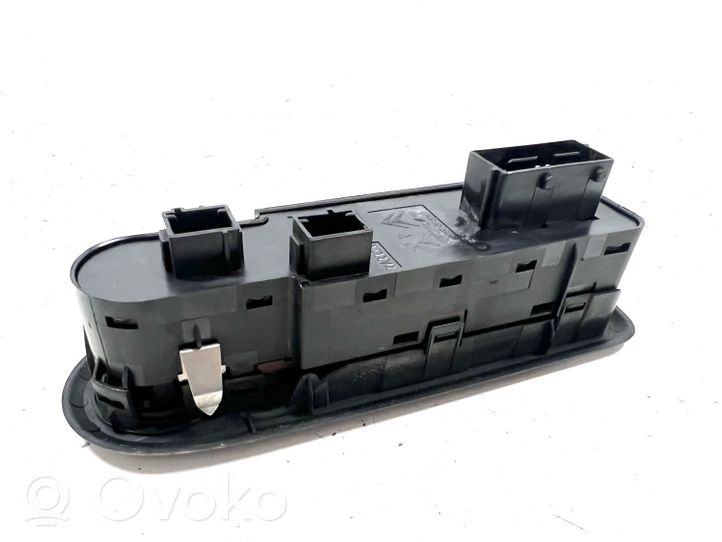 Peugeot 508 Electric window control switch 98026375ZD