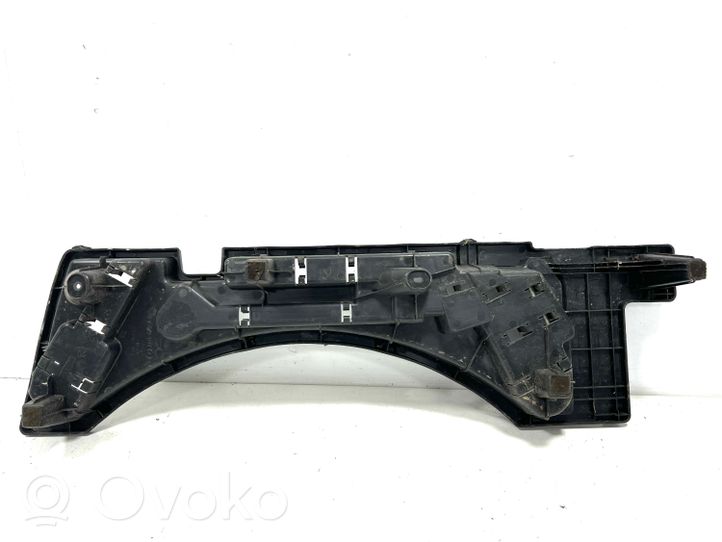 Mazda CX-7 Instrumentu kaste EG21683E0