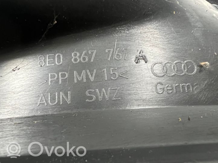 Audi A4 S4 B7 8E 8H Galinio slenksčio apdaila (vidinė) 8E0867768A