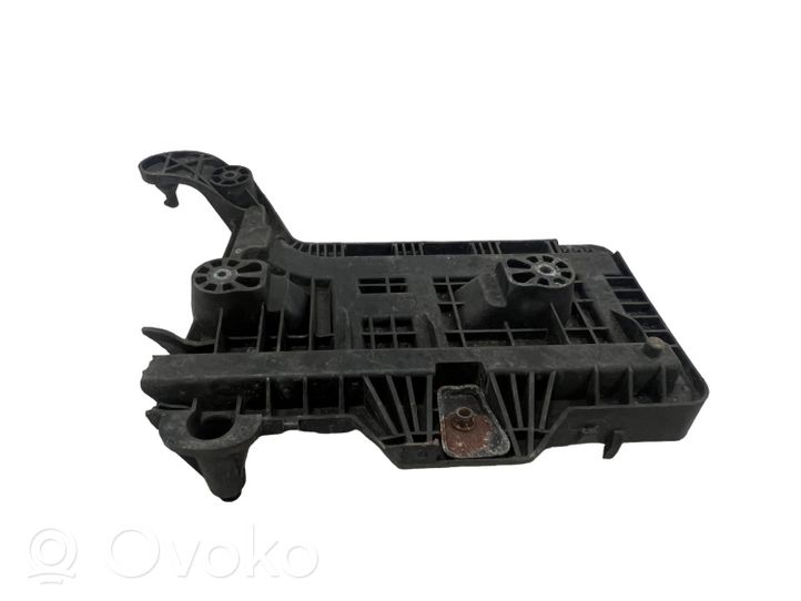 Volkswagen Golf V Vassoio batteria 1K0915333C