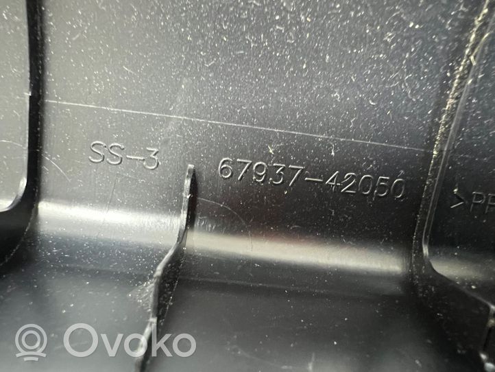 Toyota RAV 4 (XA40) Sānu dekoratīvā apdare (pie loga) 6793742050