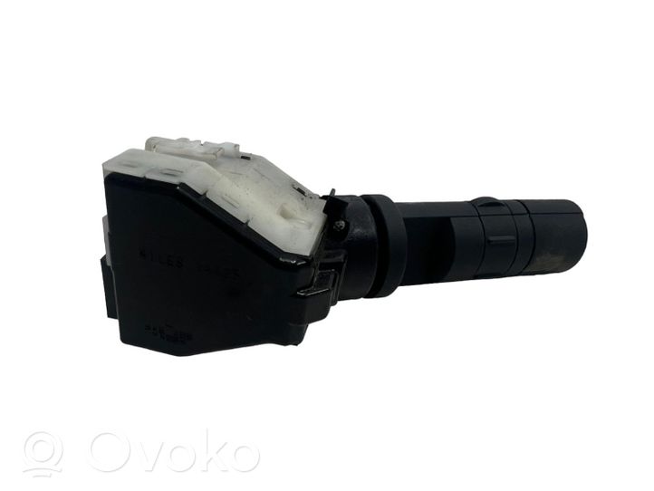 Nissan Qashqai Indicator stalk 14425