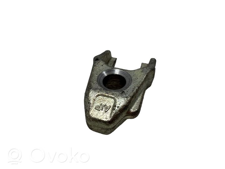 Nissan Qashqai Support de pince d'injecteur de carburant 