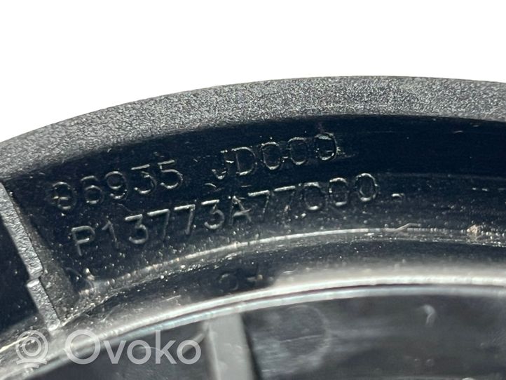 Nissan Qashqai Pavarų perjungimo svirties apdaila (oda, bumbulas) 96935JD000