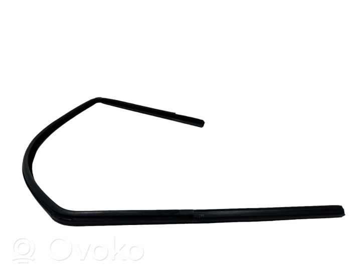 Opel Corsa E Уплотнительная резина (у стекла) 469663017