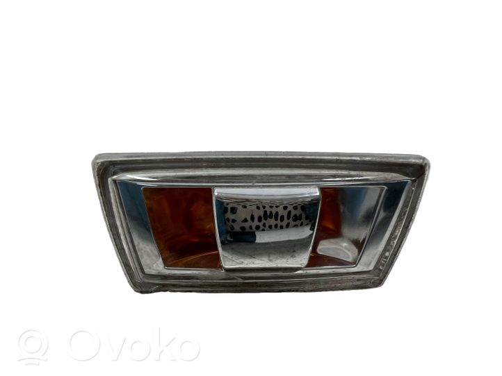 Opel Corsa E Front fender indicator light 13497990