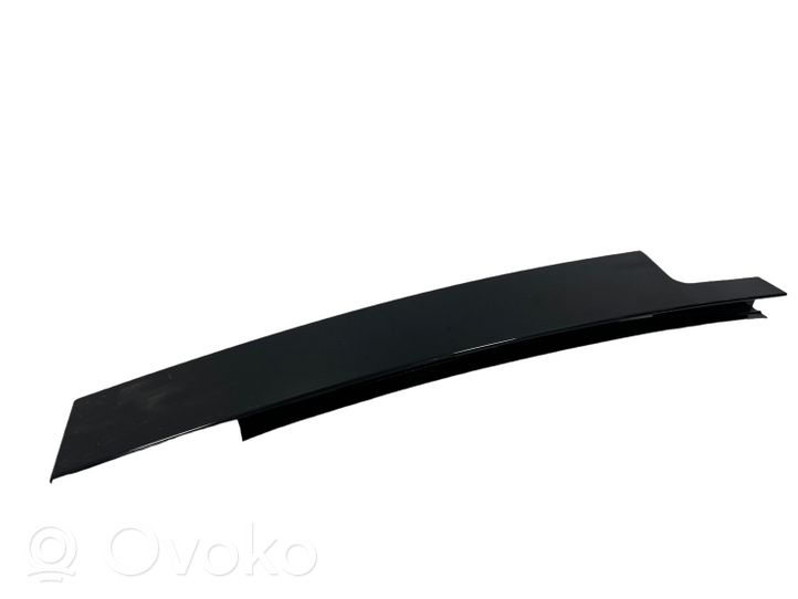 Renault Megane III Rivestimento modanatura del vetro della portiera posteriore 822830014R