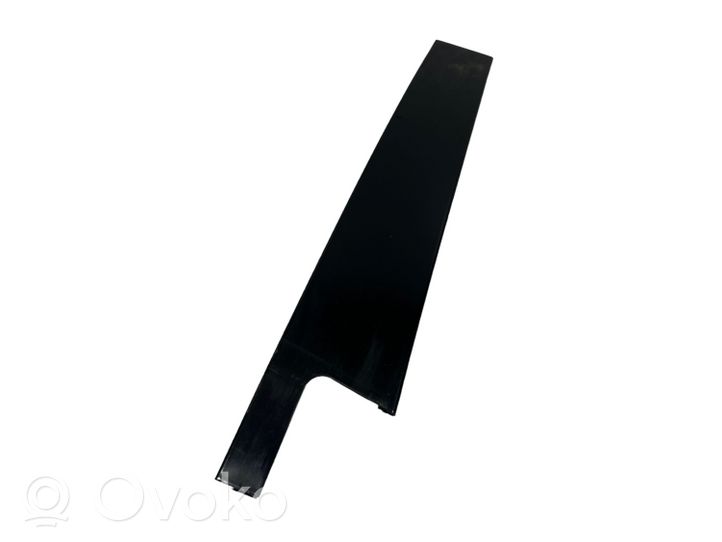 Renault Megane III Rivestimento modanatura del vetro della portiera posteriore 822830014R