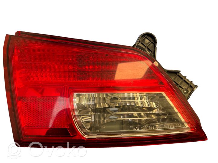 Subaru Outback Galinis žibintas dangtyje 2ZR946094