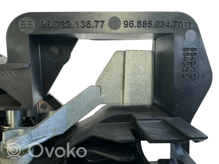 Citroen DS5 Priekinė atidarymo rankenėlė (vidinė) 9673213677