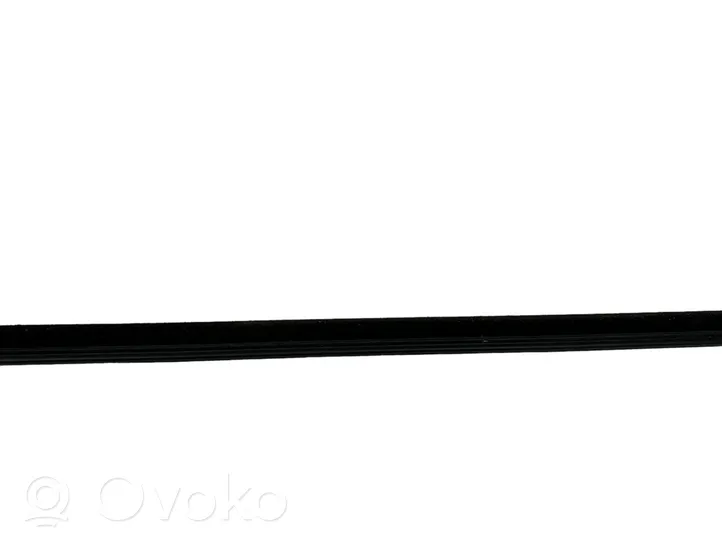 Citroen DS5 Takaoven lasin muotolista 