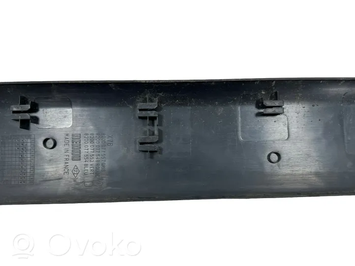 Renault Kangoo I Takaoven lista (muoto) 8200077557