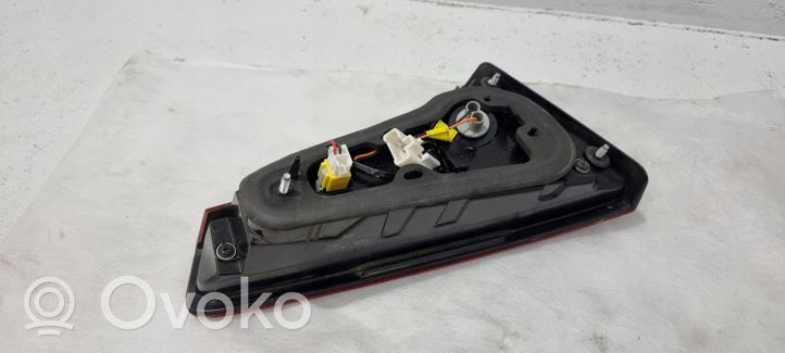 KIA Optima Lampy tylnej klapy bagażnika 92404-2T1