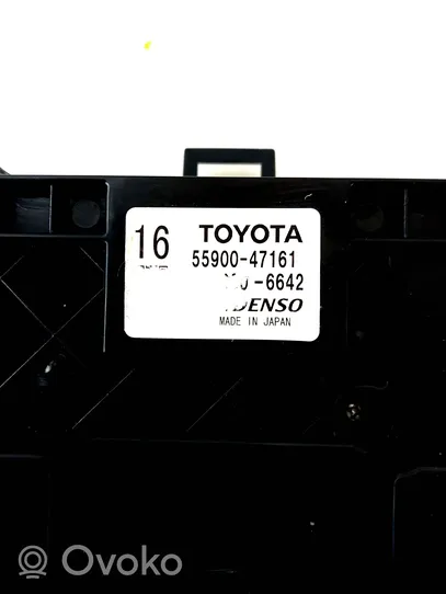 Toyota Prius+ (ZVW40) Panel klimatyzacji 5590047161