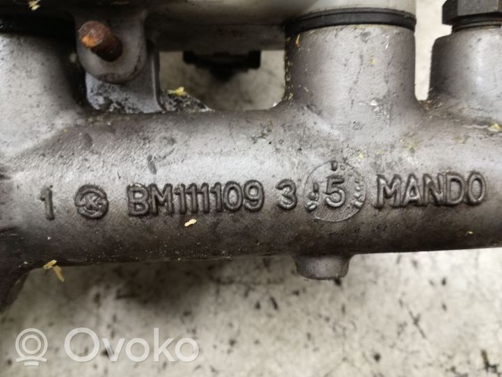 Hyundai Sonata Master brake cylinder 