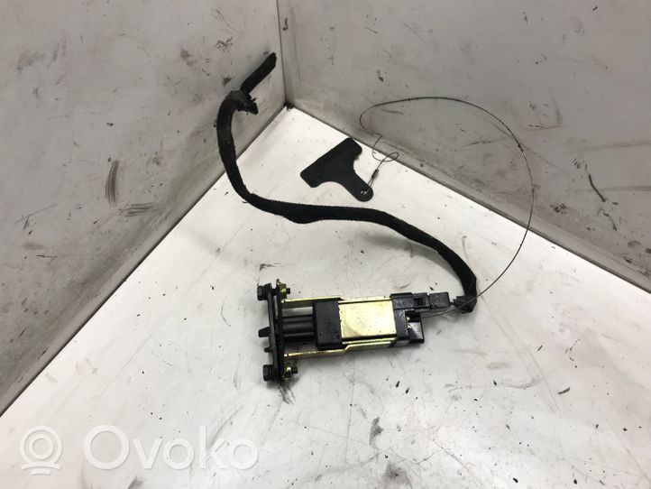 Hyundai Santa Fe Verrouillage du bouchon du réservoir de carburant 957202B000