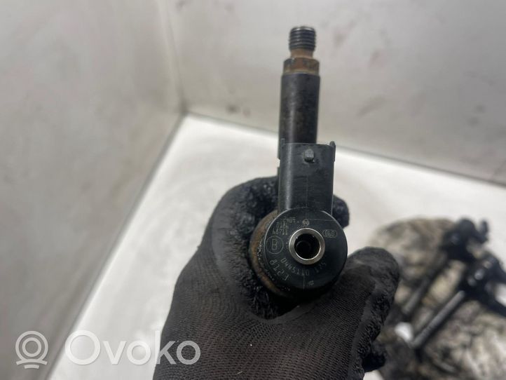 Opel Astra H Injecteur de carburant 0445110175