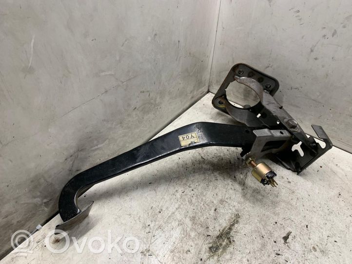 KIA Sorento Brake pedal Y04