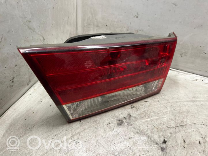 Hyundai Sonata Lampy tylnej klapy bagażnika 60330A