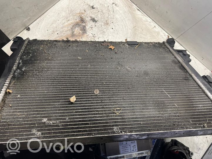 Nissan Qashqai+2 Radiateur de refroidissement M155270B