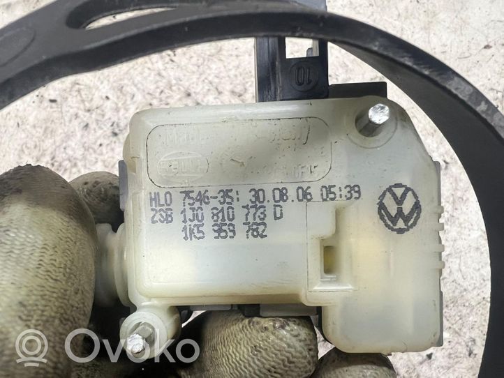 Volkswagen Touareg I Verrouillage du bouchon du réservoir de carburant 1K5959782