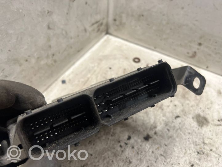 Hyundai Santa Fe Komputer / Sterownik ECU silnika 0281013584