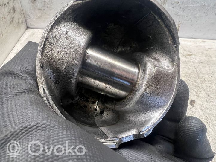 Hyundai Santa Fe Piston 